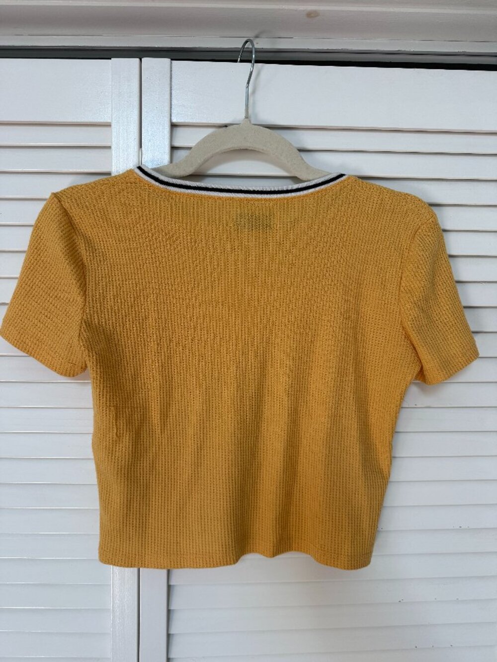 Hollister Women’s X Small Yellow Waffle Knit Baby Tee Short Sleeve Shirt Top XS
